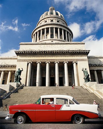 Antique Car and El Capitolio Havana, Cuba Stock Photo - Rights-Managed, Code: 700-00080291