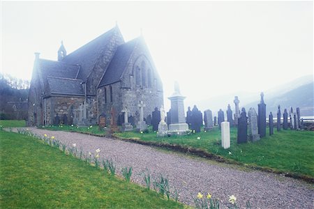 simsearch:841-03064018,k - Church and Cemetery in Fog Near Loch Lomond, Scotland Foto de stock - Con derechos protegidos, Código: 700-00082012