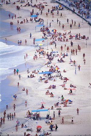 simsearch:700-00082152,k - Menschen am Copacabana Strand Rio De Janeiro, Brasilien Stockbilder - Lizenzpflichtiges, Bildnummer: 700-00082152