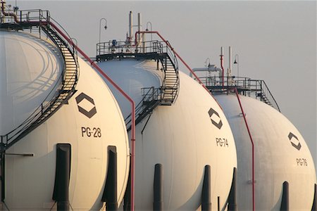 simsearch:700-02377627,k - Petrobras gaz raffinerie Storage Tanks près de Rio de Janeiro, Brésil Photographie de stock - Rights-Managed, Code: 700-00082579