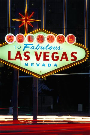 simsearch:862-05999672,k - Bienvenue chez signe Las Vegas de nuit de Las Vegas, Nevada, USA Photographie de stock - Rights-Managed, Code: 700-00082827