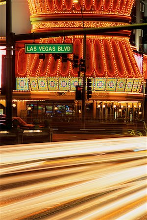 simsearch:862-05999672,k - Las Vegas Boulevard et des sentiers de lumière Las Vegas, Nevada, USA Photographie de stock - Rights-Managed, Code: 700-00082823