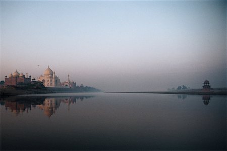 simsearch:700-00328491,k - Taj Mahal and Yamuna River Agra, India Stock Photo - Rights-Managed, Code: 700-00083206