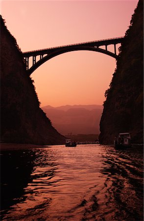 Pont sur le fleuve Yangtze Chine Photographie de stock - Rights-Managed, Code: 700-00095381