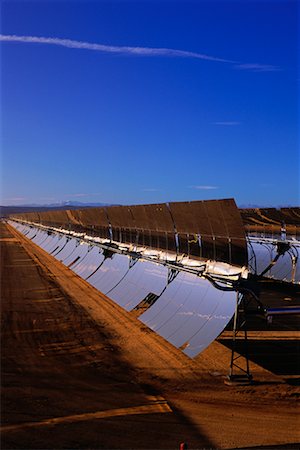 solar power usa - Solar Electric Generating System Mojave Desert, California USA Foto de stock - Con derechos protegidos, Código: 700-00096536