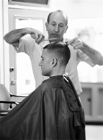 simsearch:600-01694630,k - Man Getting Haircut Stock Photo - Rights-Managed, Code: 700-00096978