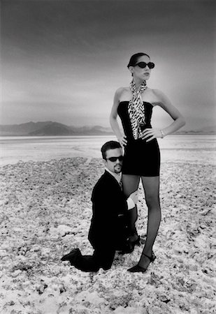 Paar in der Wüste Stockbilder - Lizenzpflichtiges, Bildnummer: 700-00090110