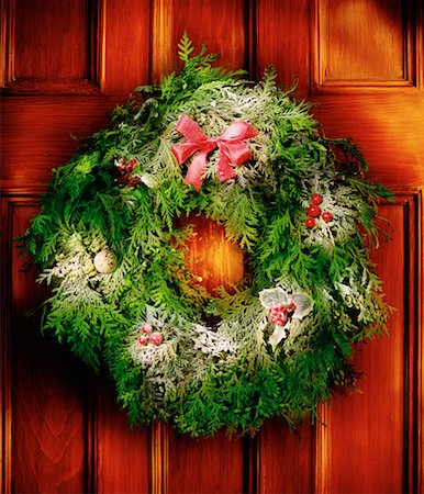 simsearch:700-00515974,k - Christmas Wreath Foto de stock - Con derechos protegidos, Código: 700-00090196