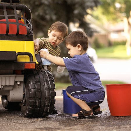 family car wash - Children Washing Car Stock Photo - Rights-Managed, Code: 700-00090239