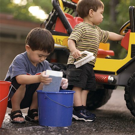 simsearch:700-00065691,k - Children Washing Car Foto de stock - Direito Controlado, Número: 700-00090241