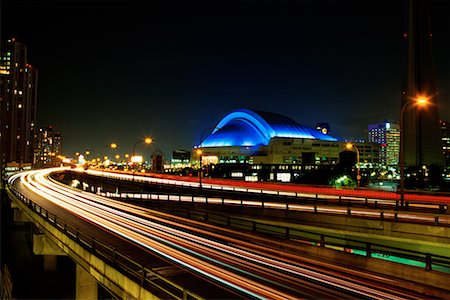 rogers centre - Skydome and Traffic Toronto, Ontario, Canada Foto de stock - Con derechos protegidos, Código: 700-00090377