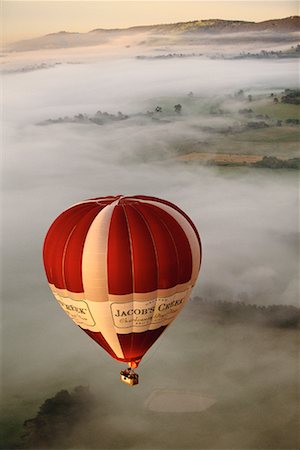 simsearch:700-00617579,k - Hot Air Balloon Over Yarra Valley Victoria, Australia Foto de stock - Con derechos protegidos, Código: 700-00090709