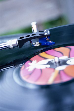 simsearch:600-08083005,k - Record on Turntable Stock Photo - Rights-Managed, Code: 700-00092086