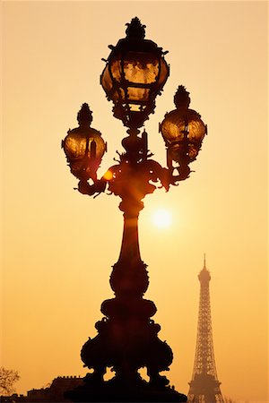 simsearch:700-03068972,k - Lamppost Paris, France Foto de stock - Direito Controlado, Número: 700-00092189