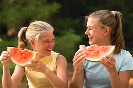 simsearch:700-00086687,k - Girls Eating Watermelon Fotografie stock - Rights-Managed, Codice: 700-00092646