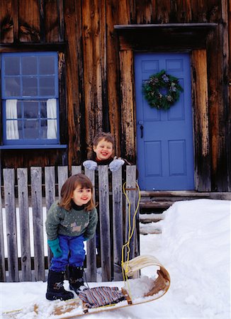 Enfants à l'extérieur en hiver Photographie de stock - Rights-Managed, Code: 700-00093150