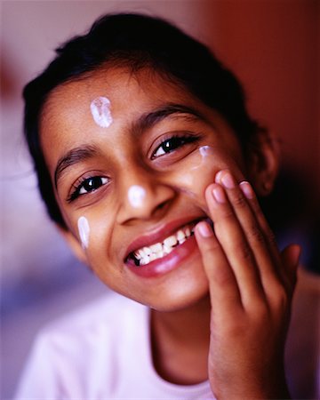 Girl Washing Face Foto de stock - Con derechos protegidos, Código: 700-00093621