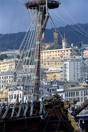 Boat, Genova, Italy Foto de stock - Direito Controlado, Número: 700-00155395