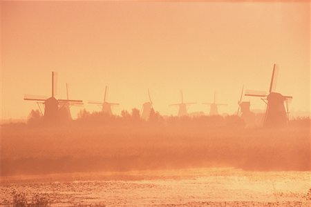 simsearch:700-00155582,k - Windmühlen bei Sonnenuntergang Kinderdijk, Holland Stockbilder - Lizenzpflichtiges, Bildnummer: 700-00155463