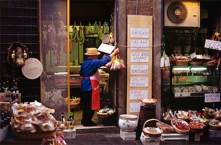 store clerk outside - Butcher Shop Umbria, Italy Foto de stock - Con derechos protegidos, Código: 700-00156099