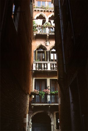 simsearch:700-00681044,k - View Down Narrow Street Venice, Italy Stock Photo - Rights-Managed, Code: 700-00156201