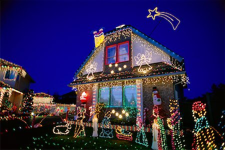 suburb house at night - House with Christmas Lights Stock Photo - Rights-Managed, Code: 700-00157756