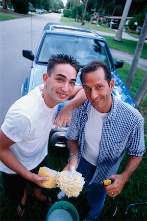 street cleaning - Portrait du père et du fils, lavage de voiture Photographie de stock - Rights-Managed, Code: 700-00158153