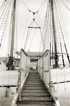 Pont vieux navire Barcelone, Espagne Photographie de stock - Rights-Managed, Code: 700-00158705