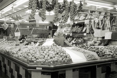 drying food in spain - Woman Working at Vegetable Stand Stock Photo - Rights-Managed, Code: 700-00158985