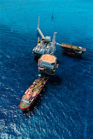 energy plant oil and gas - Offshore Oil Production Foto de stock - Con derechos protegidos, Código: 700-00159147