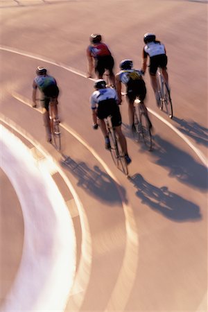simsearch:700-00522785,k - Personen-Fahrrad-Rennen auf der Strecke Stockbilder - Lizenzpflichtiges, Bildnummer: 700-00150116