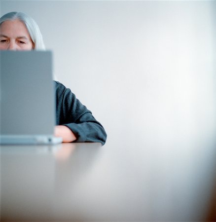 simsearch:700-00153649,k - Ältere Frau mit Laptop-Computer Stockbilder - Lizenzpflichtiges, Bildnummer: 700-00150444