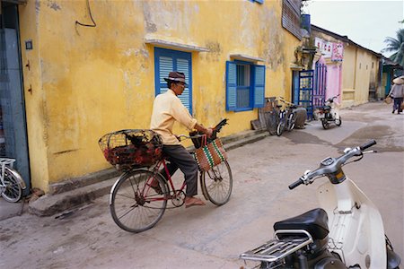 simsearch:700-02828413,k - Person Biken Hoi an, Vietnam Stockbilder - Lizenzpflichtiges, Bildnummer: 700-00151807
