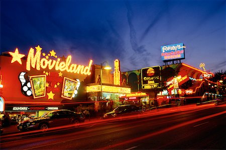 simsearch:841-05784509,k - Movie Theatre Clifton Hill, Niagara Falls (Ontario), Canada Photographie de stock - Rights-Managed, Code: 700-00152138