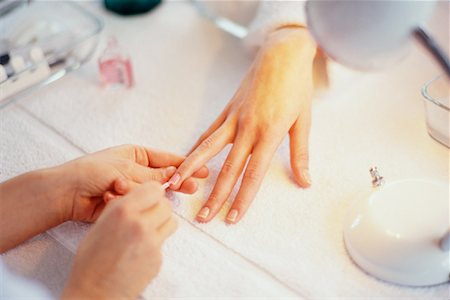 simsearch:693-06121081,k - Woman Getting a Manicure Foto de stock - Con derechos protegidos, Código: 700-00152433