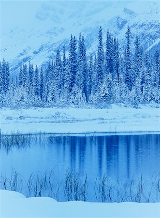 simsearch:700-00188802,k - Le lac et la montagne en hiver Photographie de stock - Rights-Managed, Code: 700-00152885