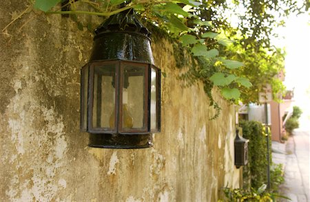 Stone Wall with Lantern Old Town St Augustine, Florida USA Fotografie stock - Rights-Managed, Codice: 700-00152950