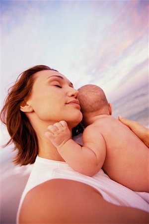 simsearch:700-00178962,k - Mother and Baby on the Beach Fotografie stock - Rights-Managed, Codice: 700-00153293