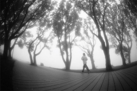 fitness black and white - Boardwalk and Trees Foto de stock - Con derechos protegidos, Código: 700-00153404