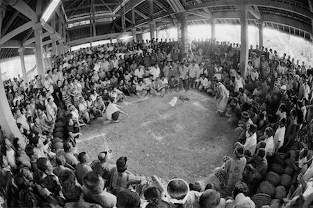 Foule regardant Cockfight Penestanan, Bali, Indonésie Photographie de stock - Rights-Managed, Code: 700-00153591