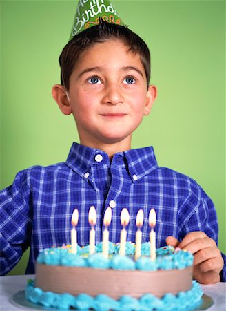 simsearch:600-00060932,k - Boy with Birthday Cake Stock Photo - Rights-Managed, Code: 700-00153911