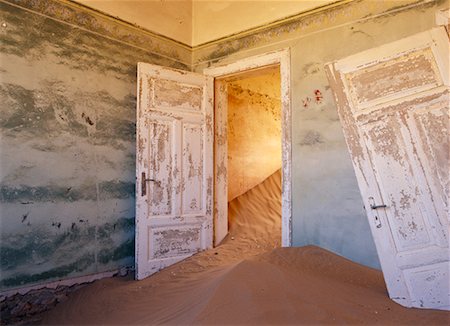 simsearch:841-07081758,k - Abandonnés bâtiment Ghost Town de Kolmanskop Photographie de stock - Rights-Managed, Code: 700-00165012
