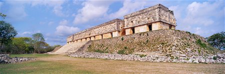 palácio do governador - Governor's Palace Uxmal Ruins, Yucatan, Mexico Foto de stock - Direito Controlado, Número: 700-00166069