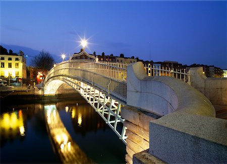 The Halfpenny Bridge Dublin, Ireland Stock Photo - Rights-Managed, Code: 700-00166399