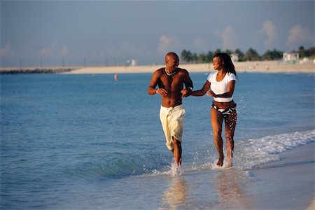 simsearch:700-00848286,k - Couple on Beach Stock Photo - Rights-Managed, Code: 700-00167632