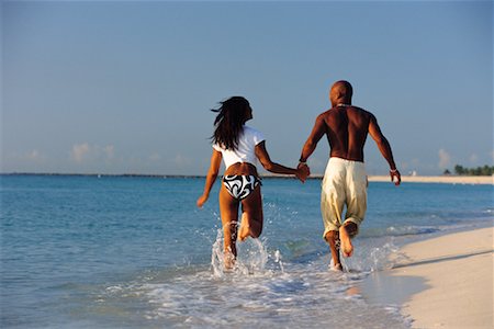 simsearch:700-00848286,k - Couple on Beach Stock Photo - Rights-Managed, Code: 700-00167633