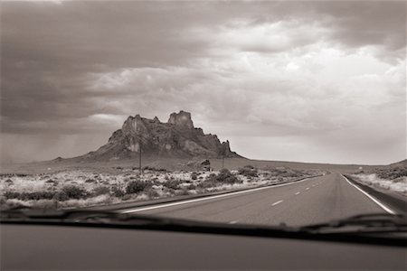 Rock Formation from Car Interior New Mexico Foto de stock - Con derechos protegidos, Código: 700-00167915