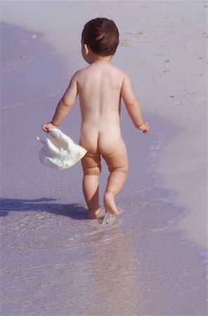simsearch:700-00074902,k - Baby Walking on Beach Stock Photo - Rights-Managed, Code: 700-00168324