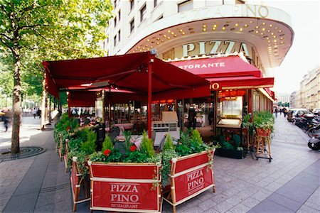 Restaurants on Champs Elysees in Paris, France Stock Photo - Alamy