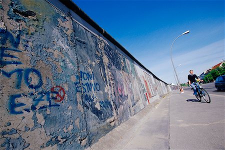 simsearch:700-00543951,k - Old Section of the Berlin Wall Berlin, Germany Fotografie stock - Rights-Managed, Codice: 700-00169565